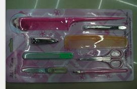 廠(chǎng)家直銷(xiāo)剃刀梳子套裝 義烏購(gòu)日用百貨優(yōu)選